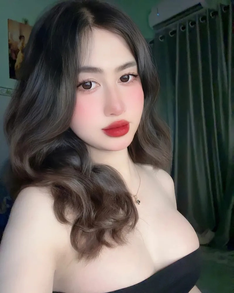 Kho 88+ ảnh Châu Nhi IG khoe body gợi cảm, vú căng tràn