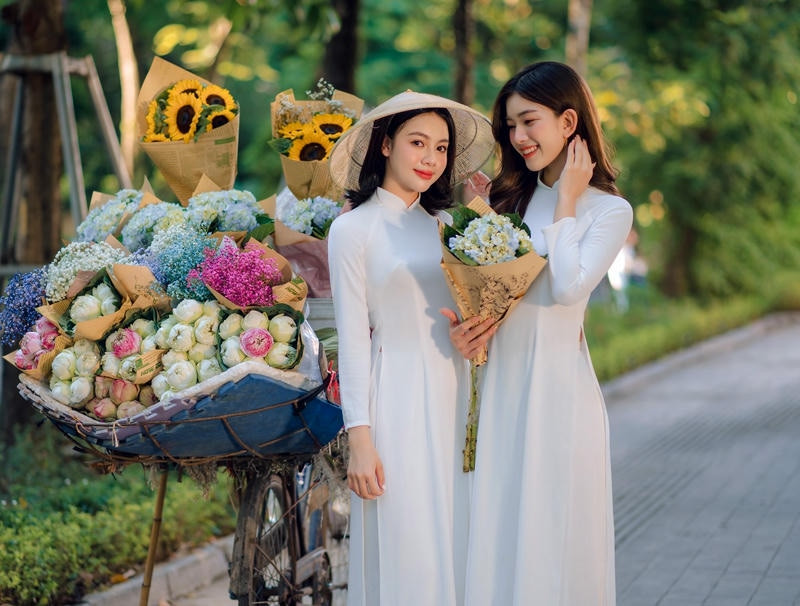 Ngắm 300+ ảnh gái xinh mặc áo dài trắng với vẻ đẹp tinh khôi