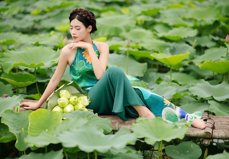 Tuyển tập 1000+ mẫu ảnh gái xinh đầm sen đẹp nhất cho chị em