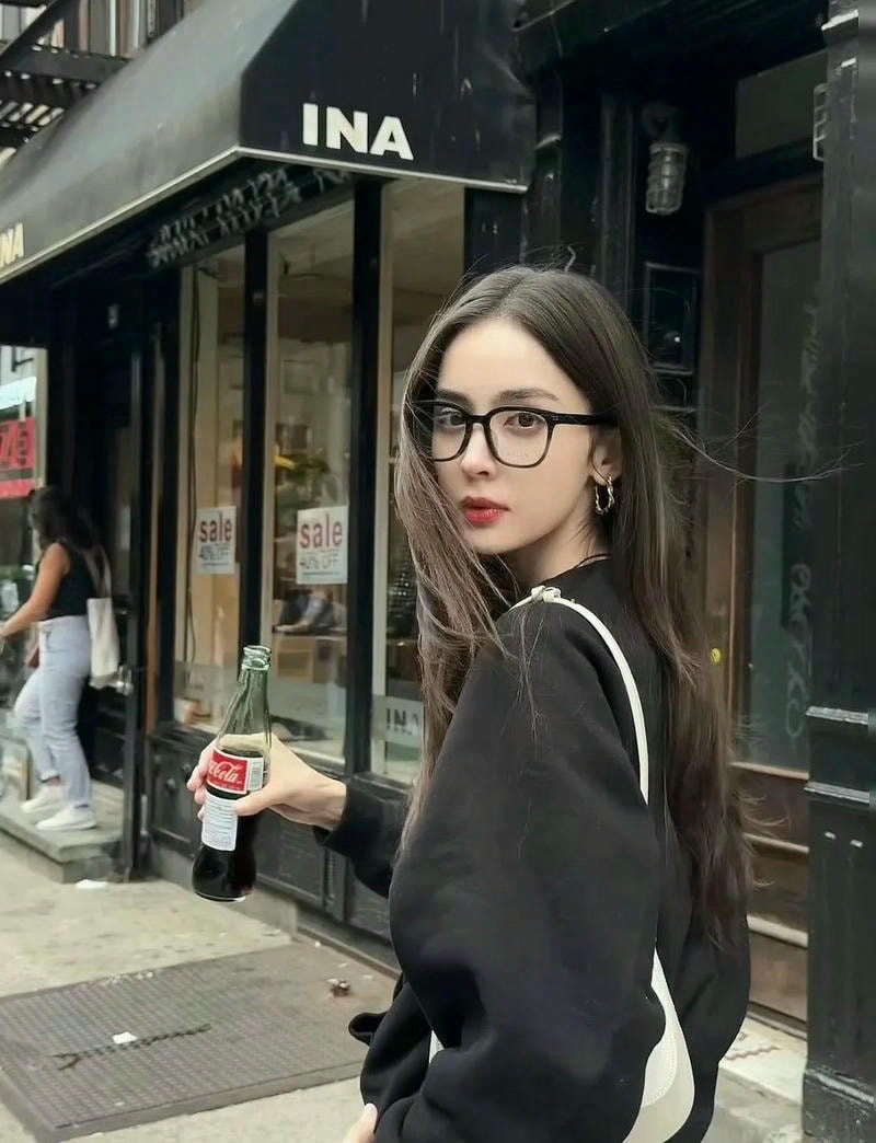 Khám phá bộ 99+ ảnh gái xinh đeo kính cực cuốn hút, đáng yêu