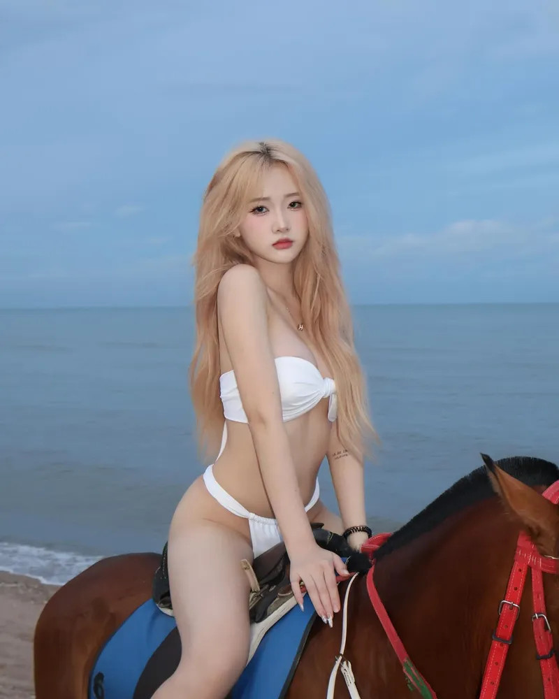 Top 120+ ảnh Nguyễn Diệu Linh bikini sexy trên Instagram