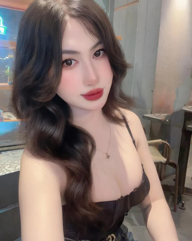 Kho 88+ ảnh Châu Nhi IG khoe body gợi cảm, vú căng tràn