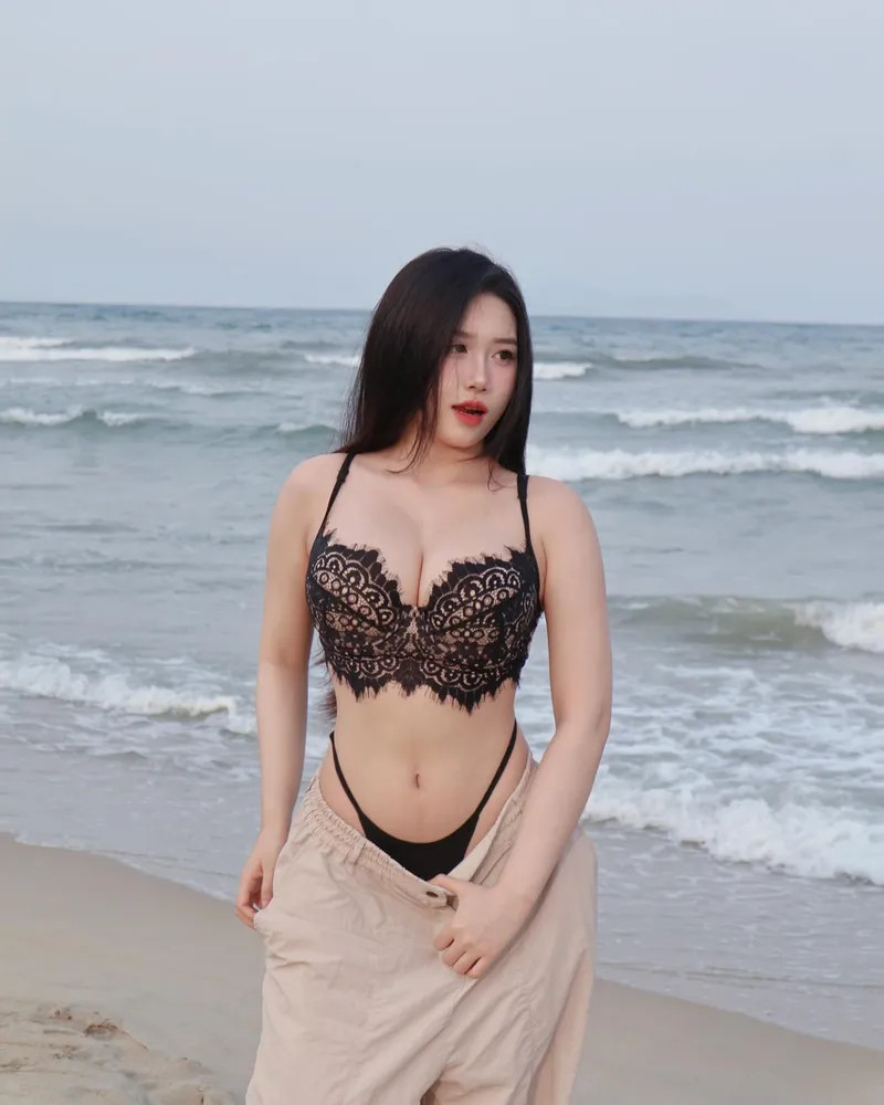 Chiêm ngưỡng 96+ ảnh vú to, ngực khủng của Trà Giang trên IG