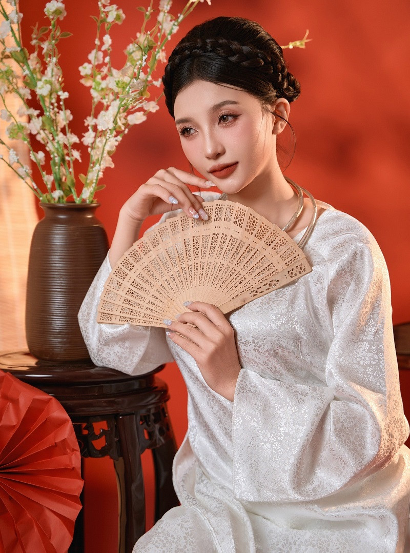 [999+] Mẫu ảnh gái xinh mặc áo dài tết cực xinh cho chị em
