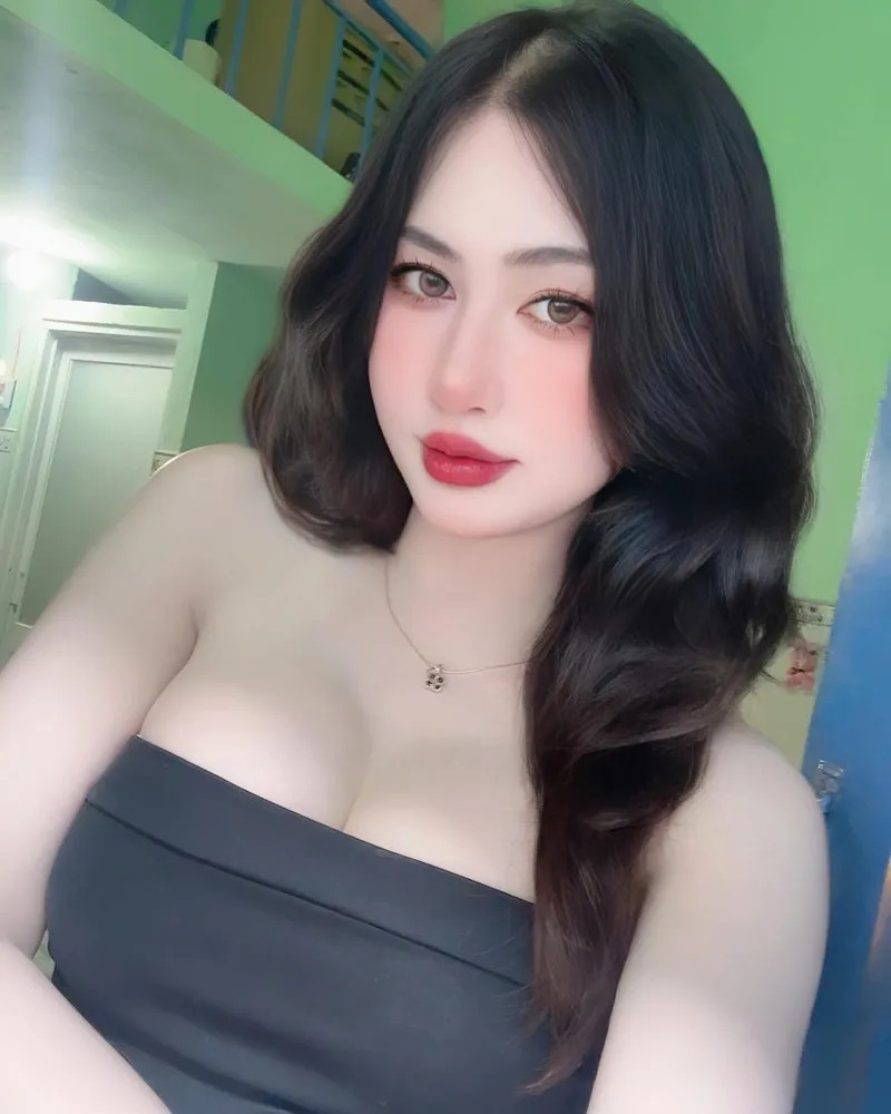 Kho 88+ ảnh Châu Nhi IG khoe body gợi cảm, vú căng tràn