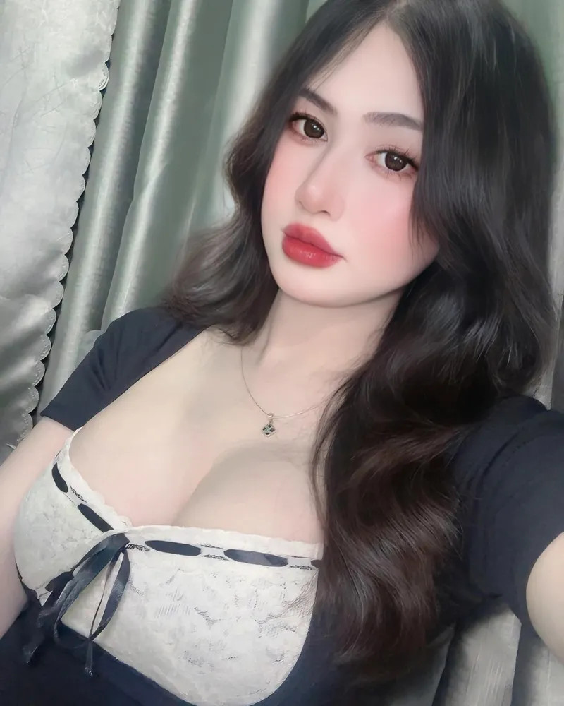 Kho 88+ ảnh Châu Nhi IG khoe body gợi cảm, vú căng tràn