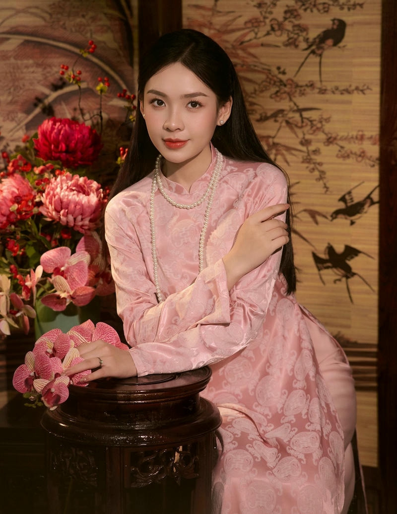 Tuyển tập 999+ ảnh gái xinh mặc áo dài vô cùng duyên dáng