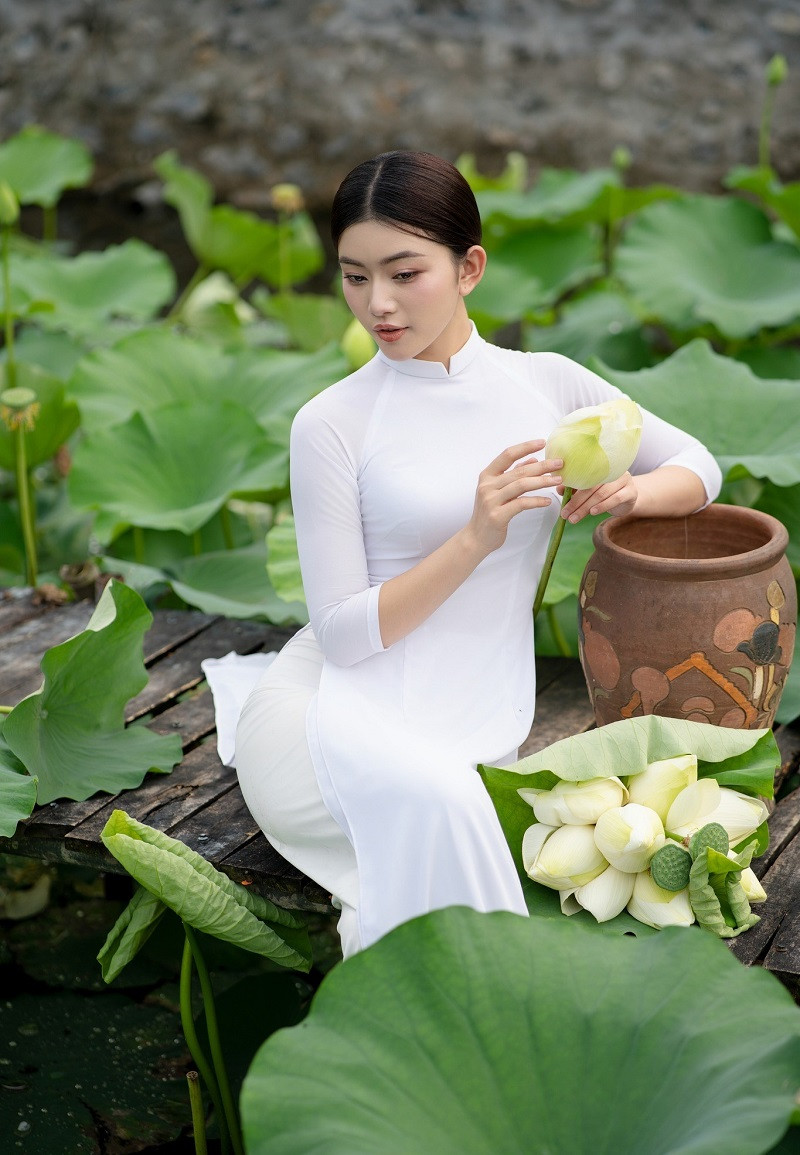 Tuyển tập 1000+ mẫu ảnh gái xinh đầm sen đẹp nhất cho chị em