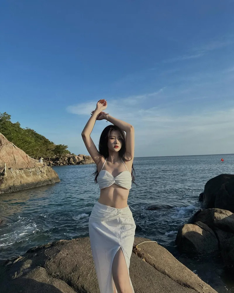 Top 120+ ảnh Nguyễn Diệu Linh bikini sexy trên Instagram