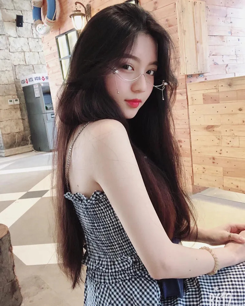 Nguyễn Ngọc Phương Vy nhẹ nhàng trong những bức ảnh đầy nghệ thuật