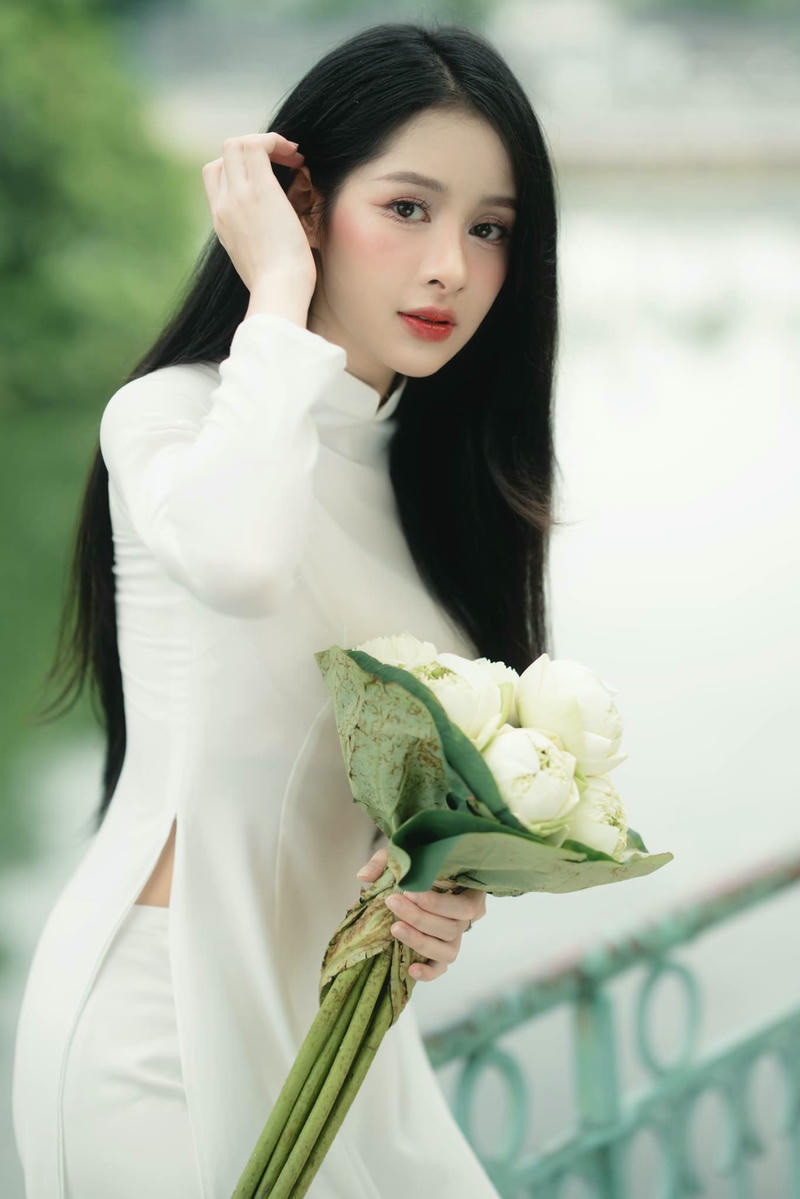Tuyển tập 999+ ảnh gái xinh mặc áo dài vô cùng duyên dáng