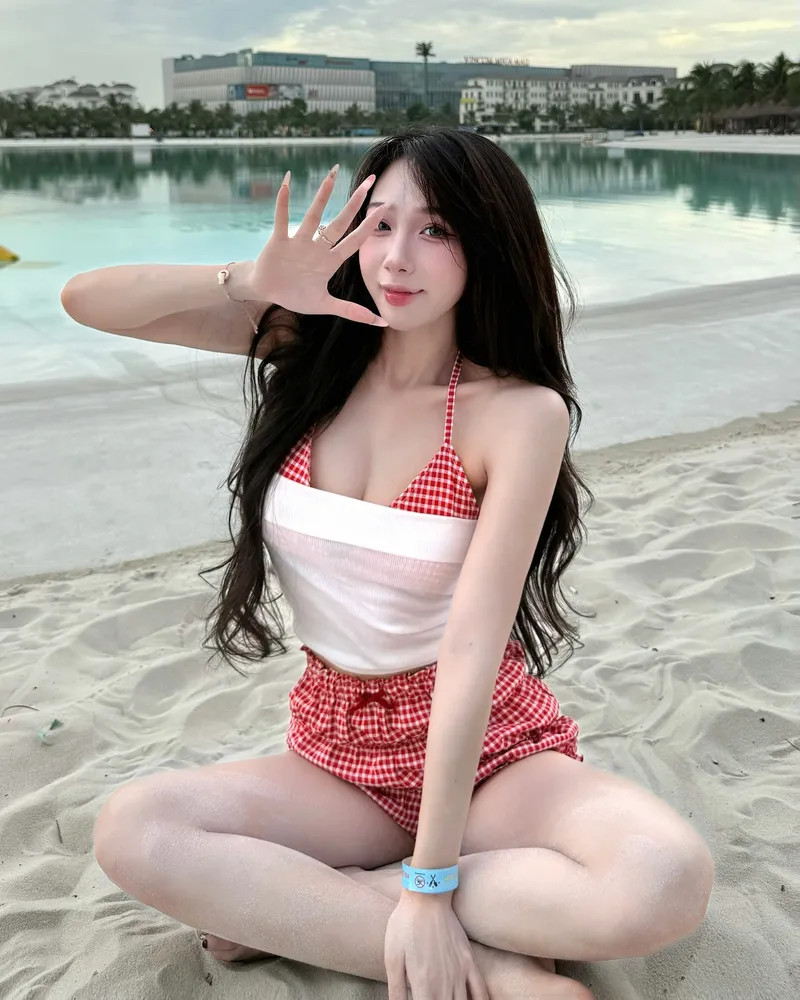 Top ảnh đẹp nhất của Quỳnh Hương trên IG quyến rũ và cá tính