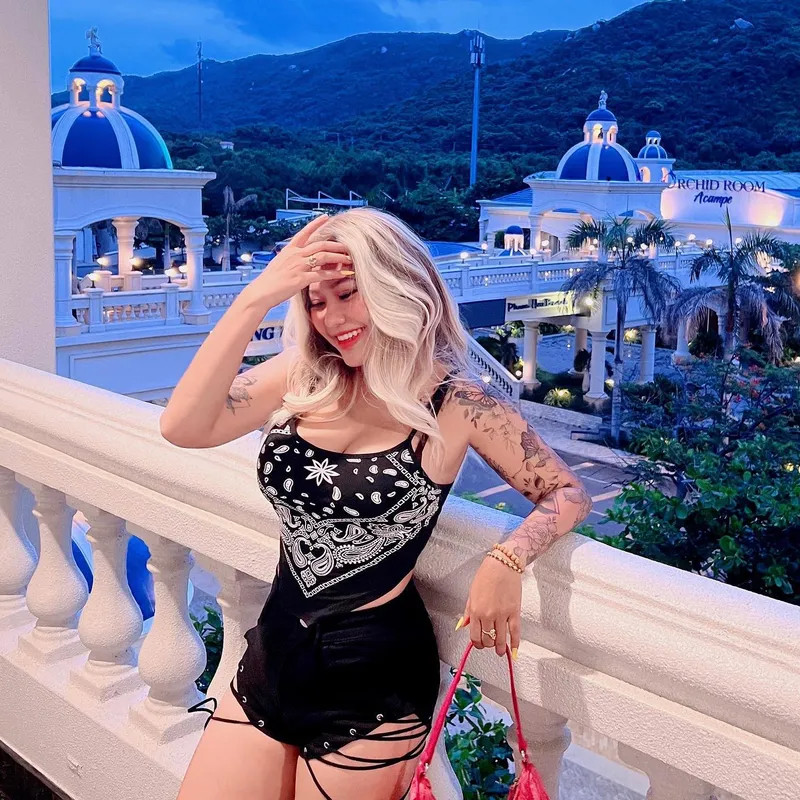 Bộ sưu tập 99 ảnh sexy, quyến rũ của Suzie Nguyen trên IG