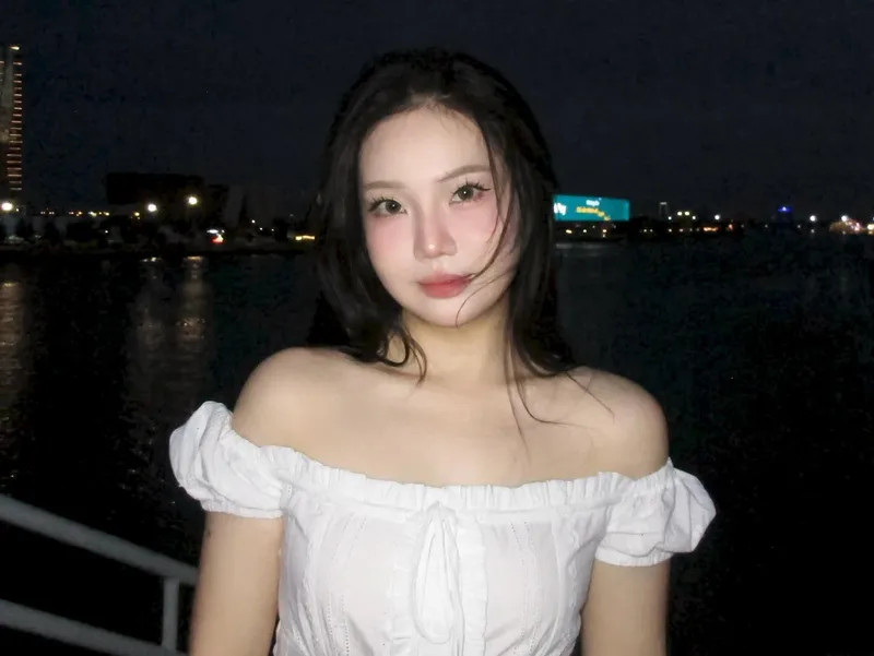 Uyên Vy với nụ cười rạng rỡ
