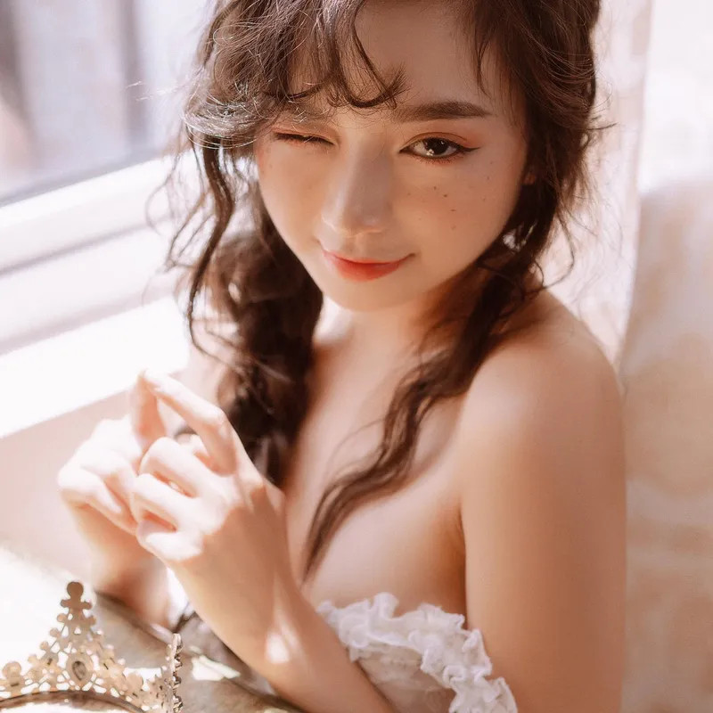 Vẻ đẹp nổi bật từ hình ảnh Kim Chi