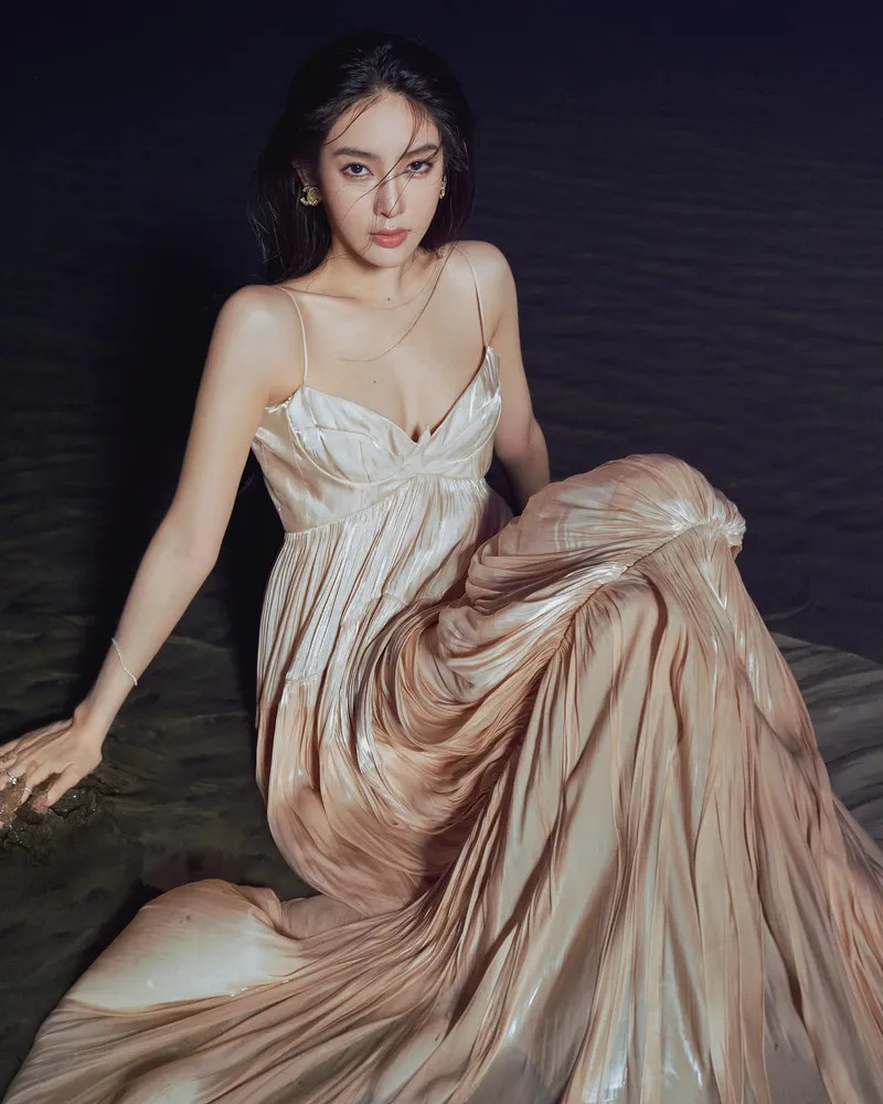Vẻ quyến rũ của Linh Trương